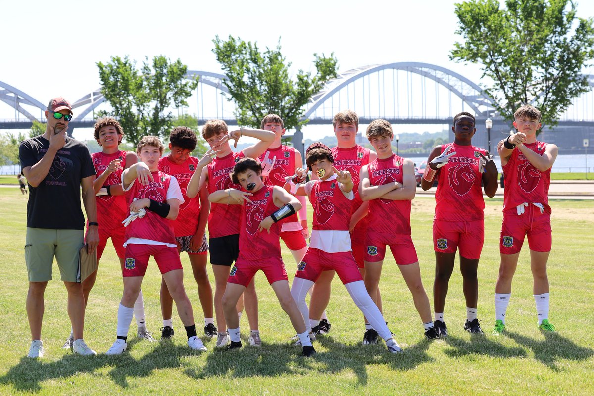 RedZoneIA's tweet photo. It was a picture perfect day for ball and Mayhem at the river! Check some of the action from this weekend's Mississippi Mayhem 7v7 tourney at Centennial Park in Davenport! @iowa7v7football @VisitQuadCities https://t.co/LPFC8BWq1m
