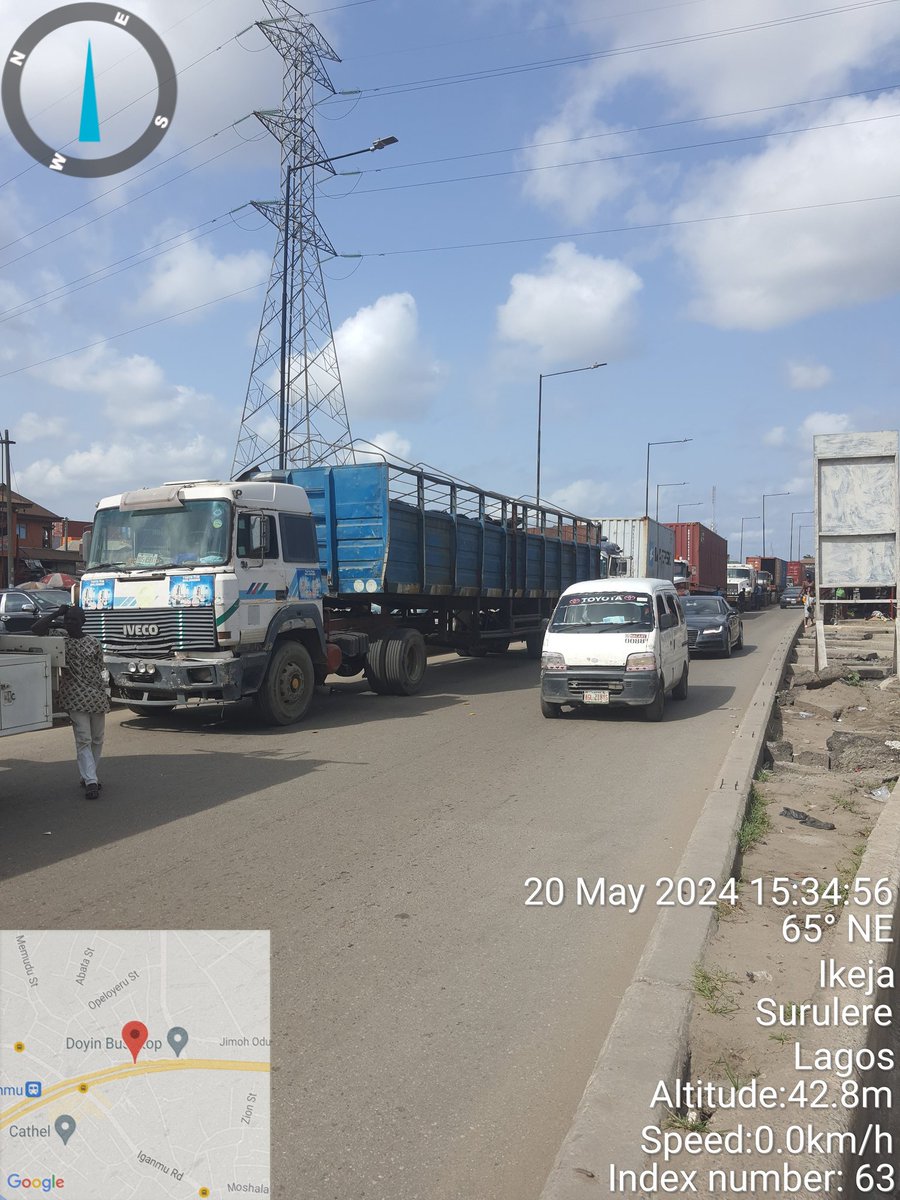 This the situation on lagos badagry expressway around Orile Iganmu bustop <a href="/Mr_JAGs/">Jubril A. Gawat</a> edaakun even if it's palliative works just do and save us this time wastage on the road due to some bad portions. <a href="/RossoStructures/">Rossonero Engineering & Architectural Limited 🚧</a>