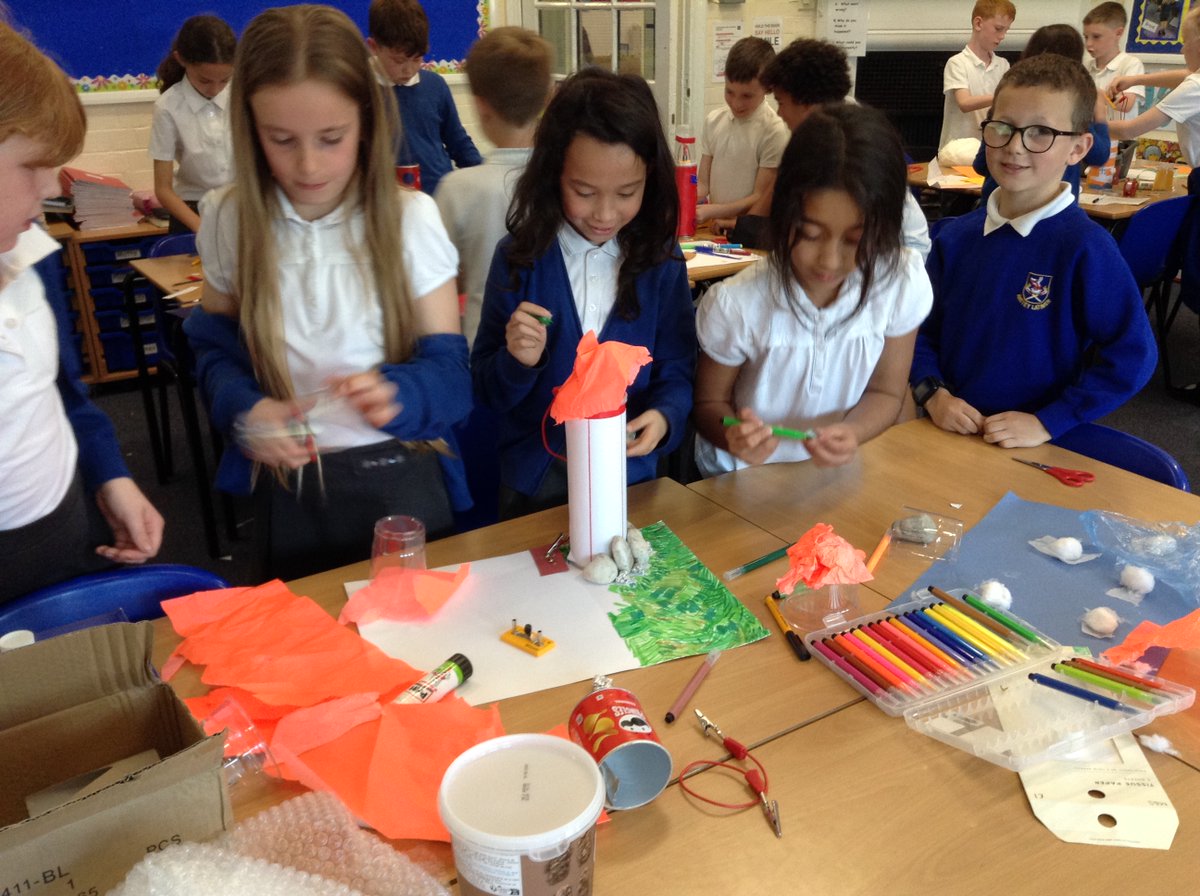 latimerprimary's tweet photo. The final two completed lighthouses along with the stages before. #4LV #LatimerDT #Latimerscience #makingcircuits #havingfun https://t.co/U8dfjOMJJ3
