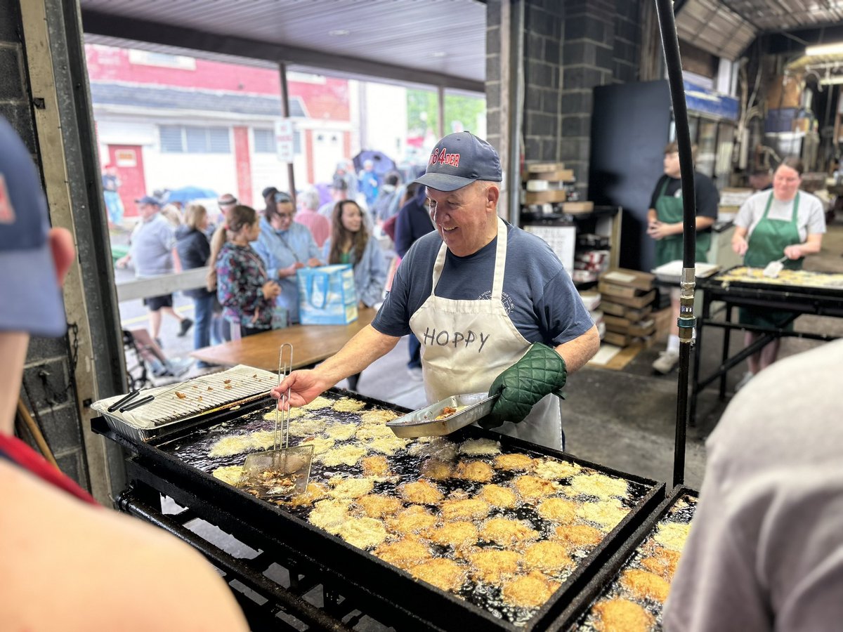 JaySkook's tweet image. The Shenandoah Hookies make some of the best bleenies in Schuylkill County.