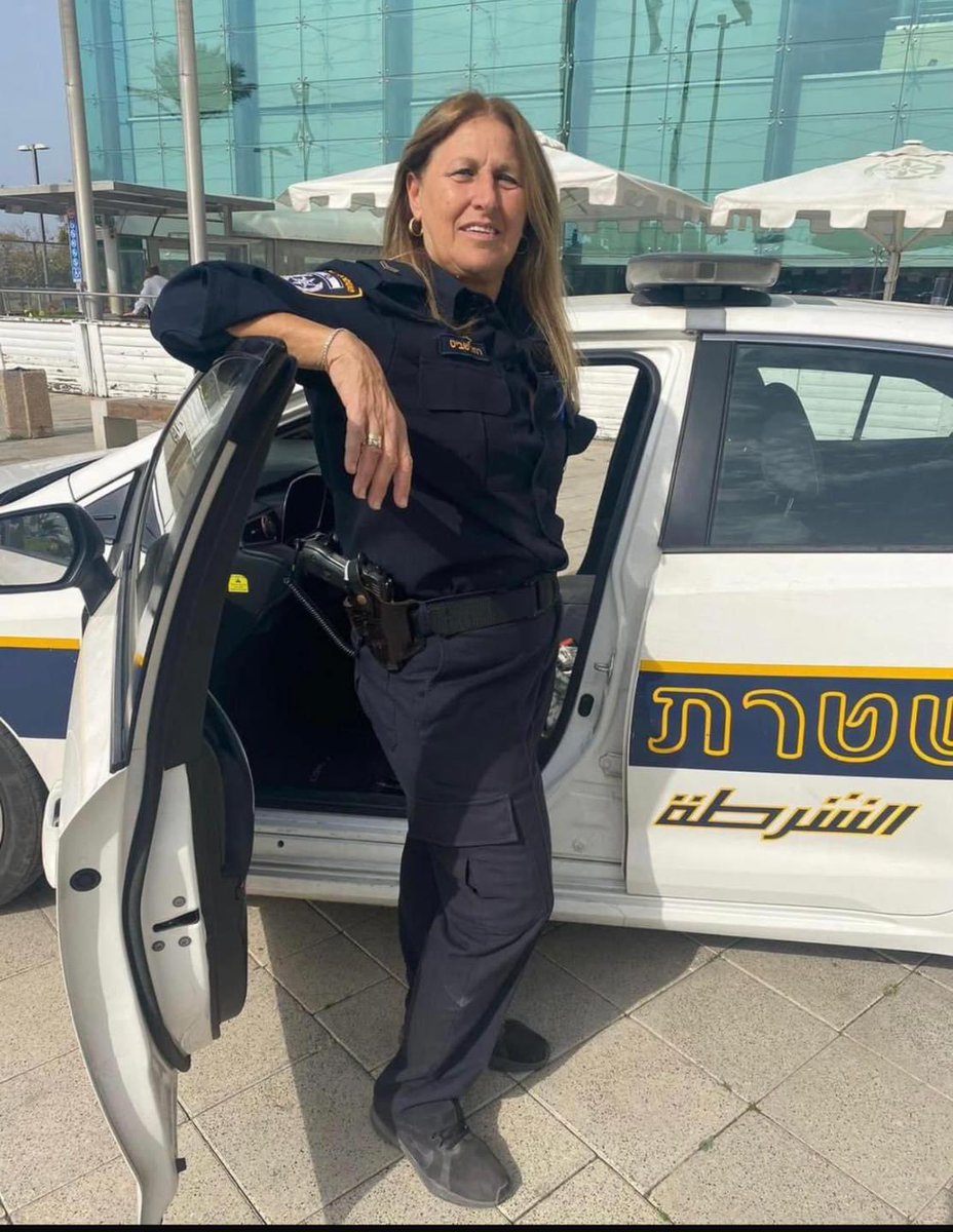 yaelavnery's tweet photo. הגברת רחל שביט לא יכולה להיות מתנדבת במשטרה. 

פוסט חשוב של גיא קלנר, שהתמודד כנציג המחאה ברמת השרון והיום חבר מועצה ויו״ר האופוזיציה ברמה״ש. https://t.co/TK9MohlPjH