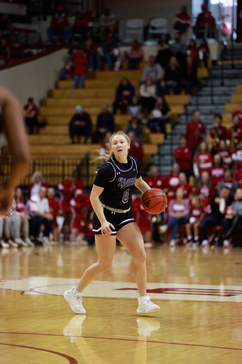LipscombWBB's tweet photo. Wishing a very Happy Birthday to our rising sophomore guard  @livvandergriff 🎉🎂 Have an amazing day Liv! 

#IntoTheStorm ⛈️ | #HornsUp 🤘 https://t.co/XcezdLN17N