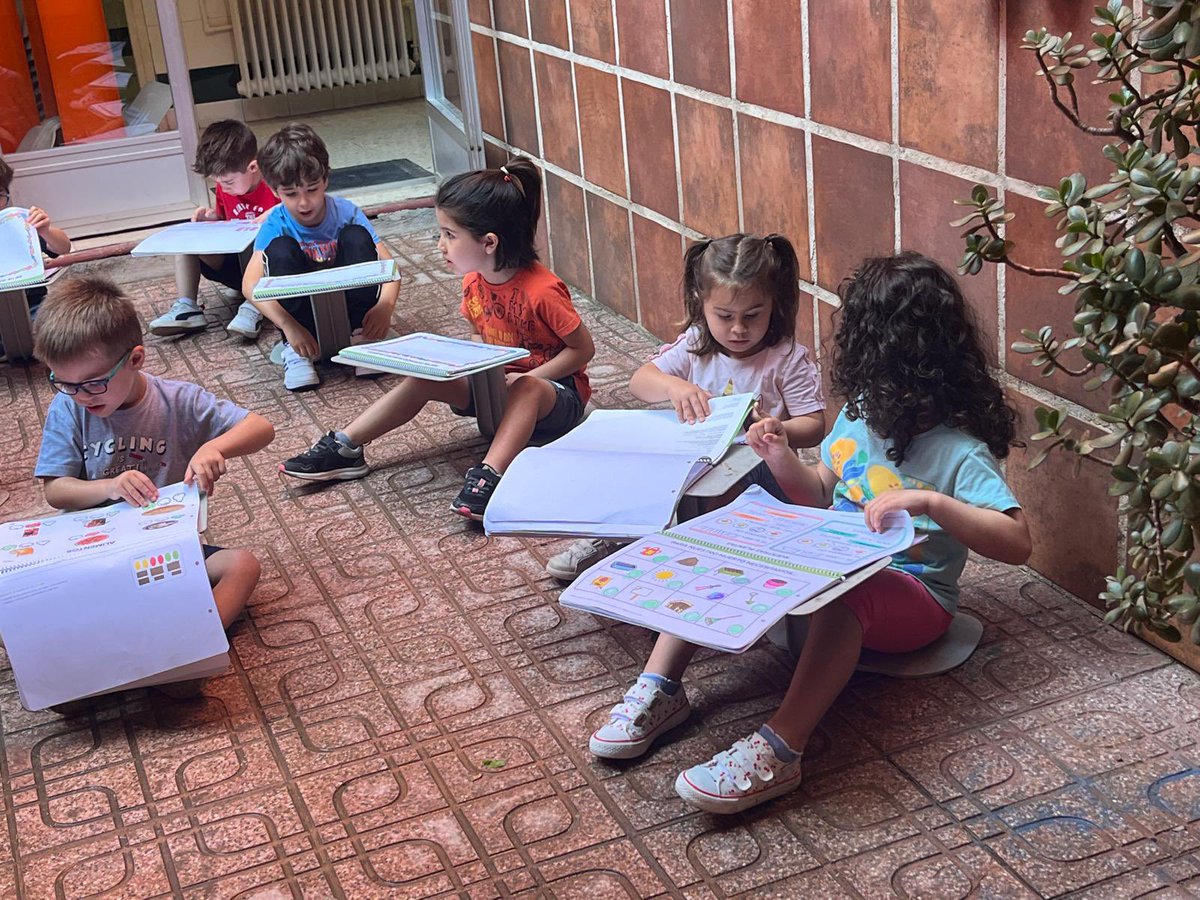 MurciaSanPablo's tweet photo. INF 4 AÑOS A 🌱🍓🥕
Infantil 4 años ha visitado hoy el huerto escolar 😊 La unidad didáctica “El Huerto” les está haciendo disfrutar de una manera práctica ♥️
#SOMOSSANPABLO
#Educación #Didáctica #Aprendizaje #Escuela #Murcia #Educarm #aprendizajesignificativo https://t.co/LUS1rPVZv1
