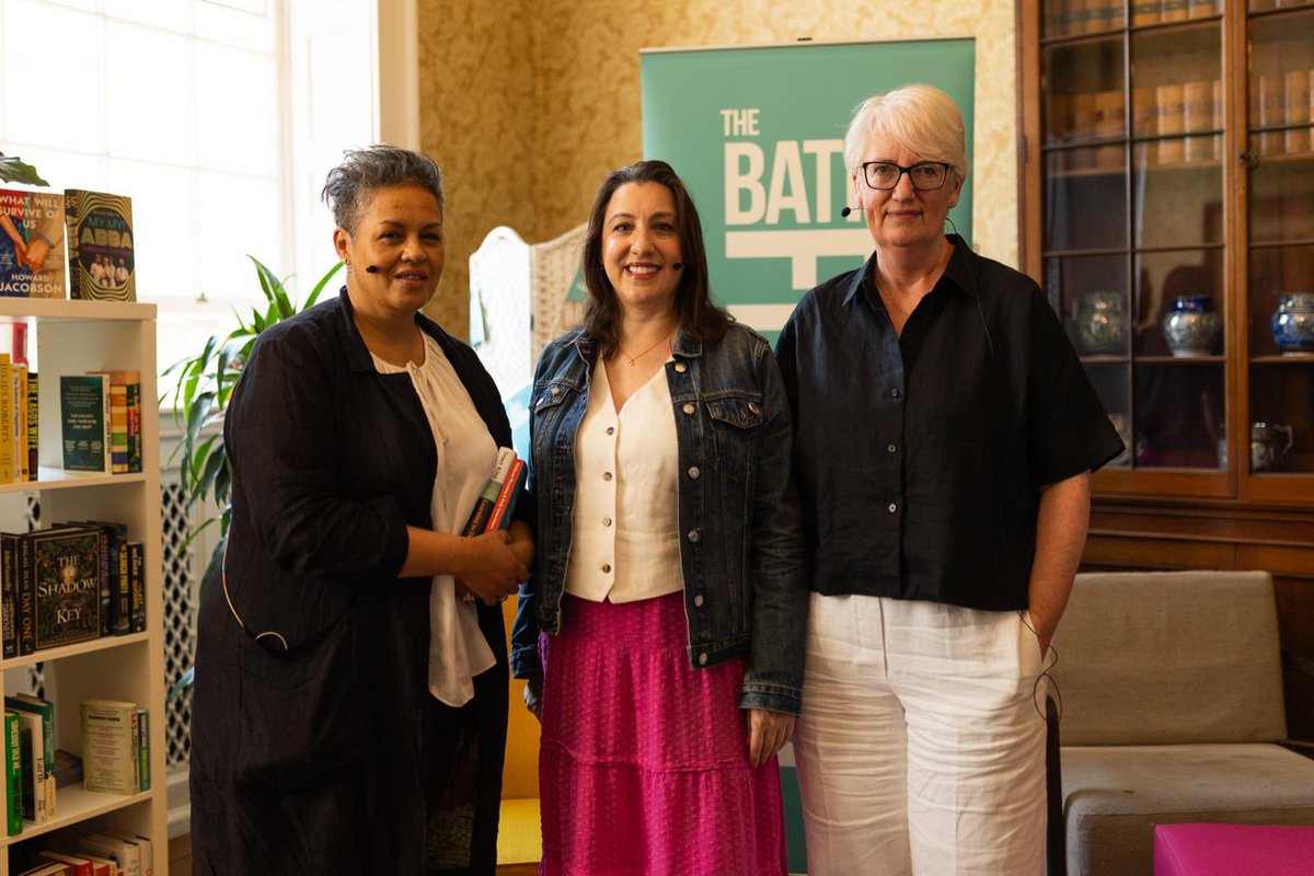 YvonneJewkes's tweet photo. It was great to interview two brilliant women @TheBathFestival y’day: @KitdeWaal about her beautiful memoir #WithoutWarningAndOnlySometimes; Tracy King about her astonishing memoir #LearningToThink (she says “I’ve had an unreasonably complicated life” and she’s not kidding). https://t.co/v0EaTMqKh2