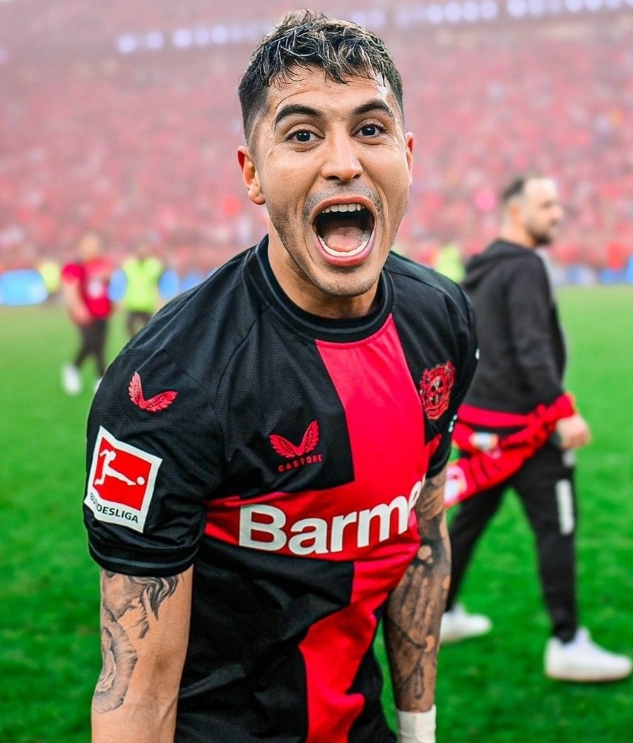 frabigol's tweet image. OFICIAL: Exequiel Palacios, que corría de atras según @morenabeltran10, le ganó la pelea a Buonanotte.

Para ser periodista deportivo hay que mirar fútbol, no alcanza con tirar la goma.