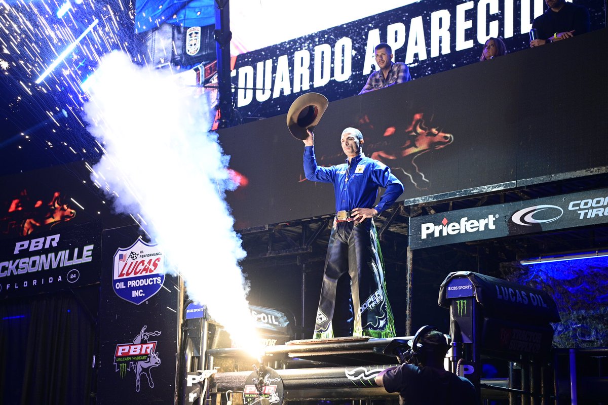 Congratulations to #TeamCooperTire Cowboys, Eduardo Aparecido on finishing 3rd in the World this season! Full standings: pbr.com/tours/unleash-… #BeCowboy