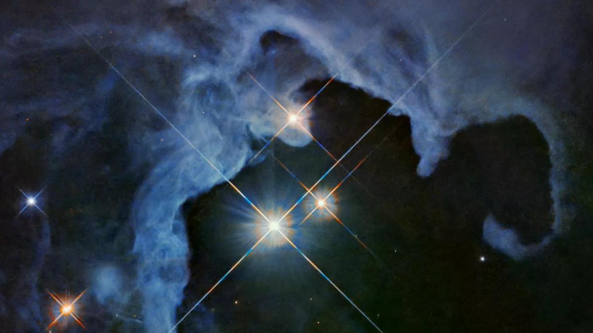NASA's Hubble reveals 'glittering cosmic geode' in new image newsweek.com/three-stars-ne…