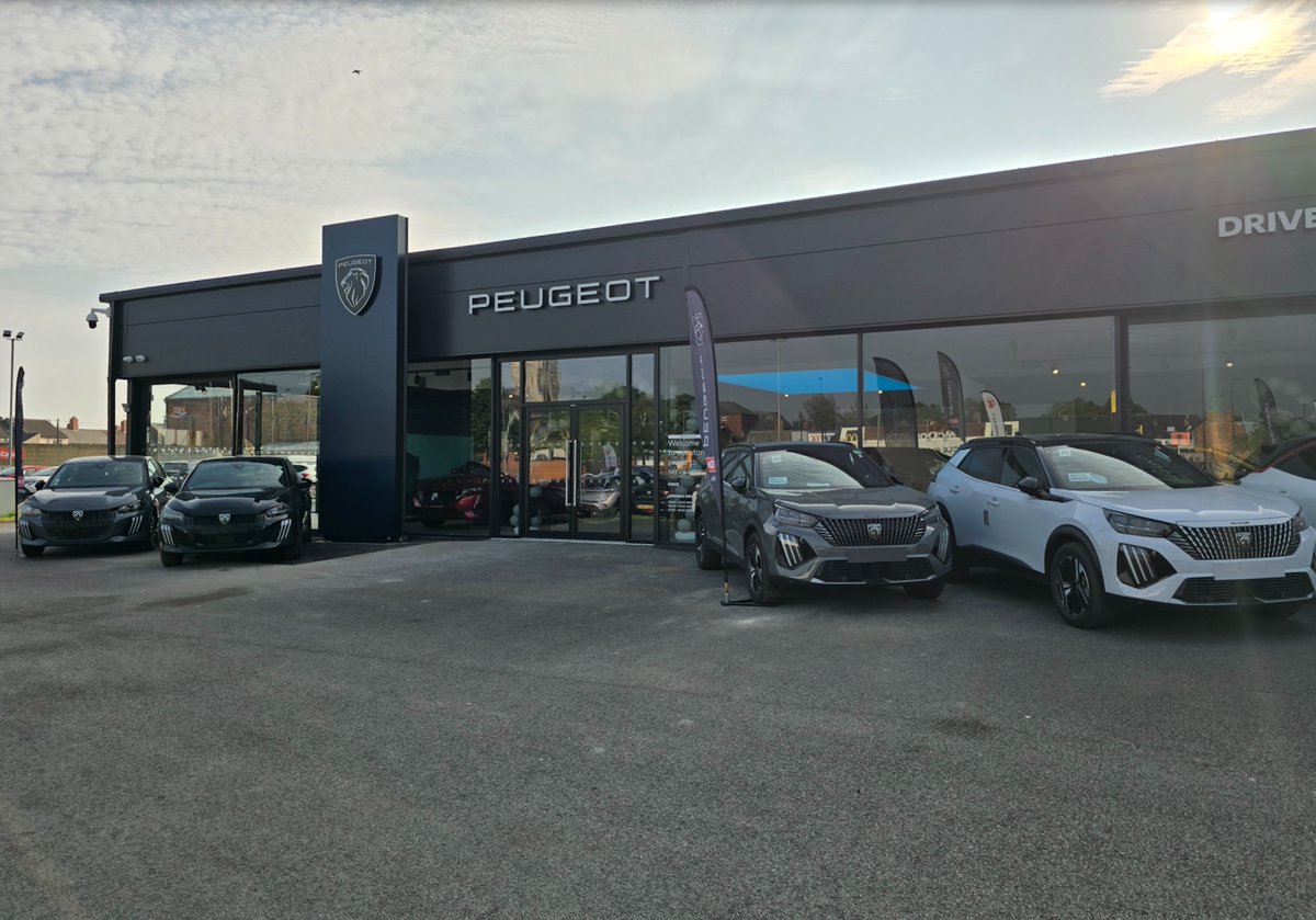 DriveMotorGroup's tweet image. We're excited to announce the opening of our new Peugeot dealership in #Hartlepool!

This site is the only #Peugeot dealership in the area featuring the new Peugeot/Stellantis corporate image and offers a range of new and used cars and vans. 

Vist: drivemotorretail.co.uk/news/drive-mot…