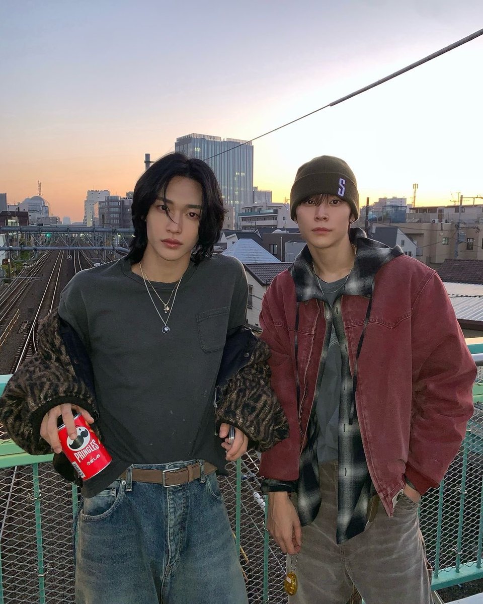 ehxspx's tweet photo. 두분사귀는거축하드려요 https://t.co/cix1oOim1v