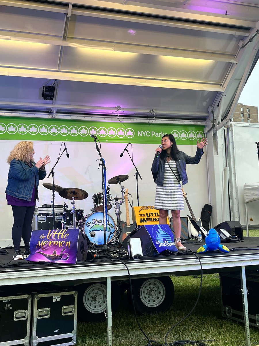 Thanks to everyone who attended my Spring Concert in conjunction with @VisitQPAC in Kissena Corridor Park on Saturday and sang along to their favorite Disney songs with The Little Merman, as well as filled the park with the free bubbles we handed out pre-show!