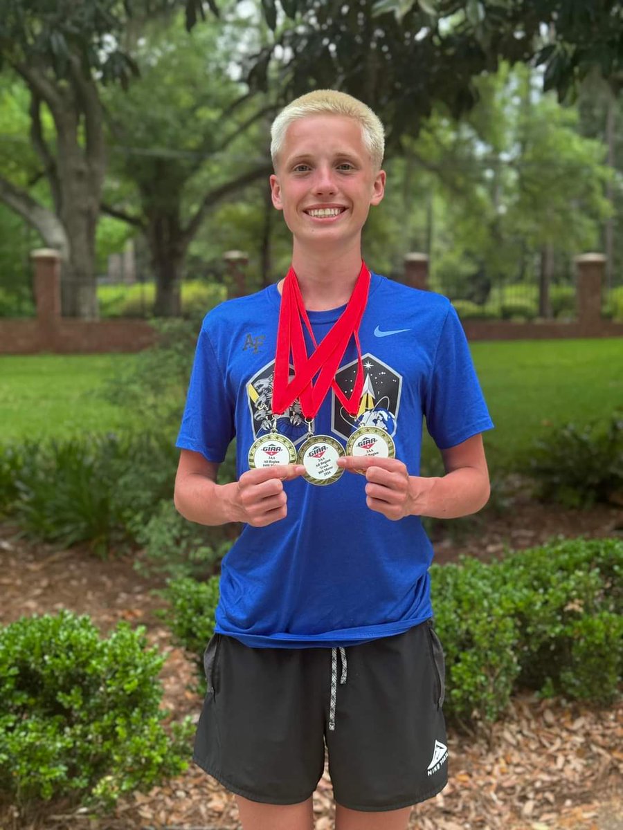 TallyZoom's tweet photo. What a year of growth for c/o '26 athlete @WalkerElrod 

Walker took home GIAA top honors in the 3200m and a silver medal performance in the 1600m this year!

3200m: 9:43 ➡️ 9:25
1600m: 4:39 ➡️ 4:25

#ZOOMSTRONG https://t.co/tulxSKBgfW