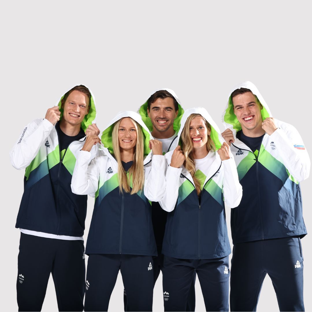 TeamSlovenia's tweet photo. Nova olimpijska kolekcija je sedaj na voljo tudi v naši spletni trgovini 👉 https://t.co/3OBoDH8l7f  🙌  Kolekcija je hkrati funkcionalna, udobna, športno elegantna in izdelana iz visokokakovostnih materialov. https://t.co/S115H5wYmQ