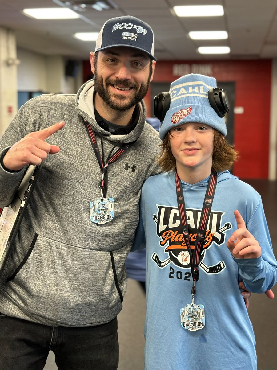J_Hodgie88's tweet photo. What a weekend! Thank you @200x85 for letting me lead this group 💪🏼 These boys played their hearts out and were rewarded with some hardware after a championship OT win! I love coaching these young men. Fun to watch! Extremely proud of Zayden! #BlueChip #Supertacks https://t.co/JF3wL7FN1g
