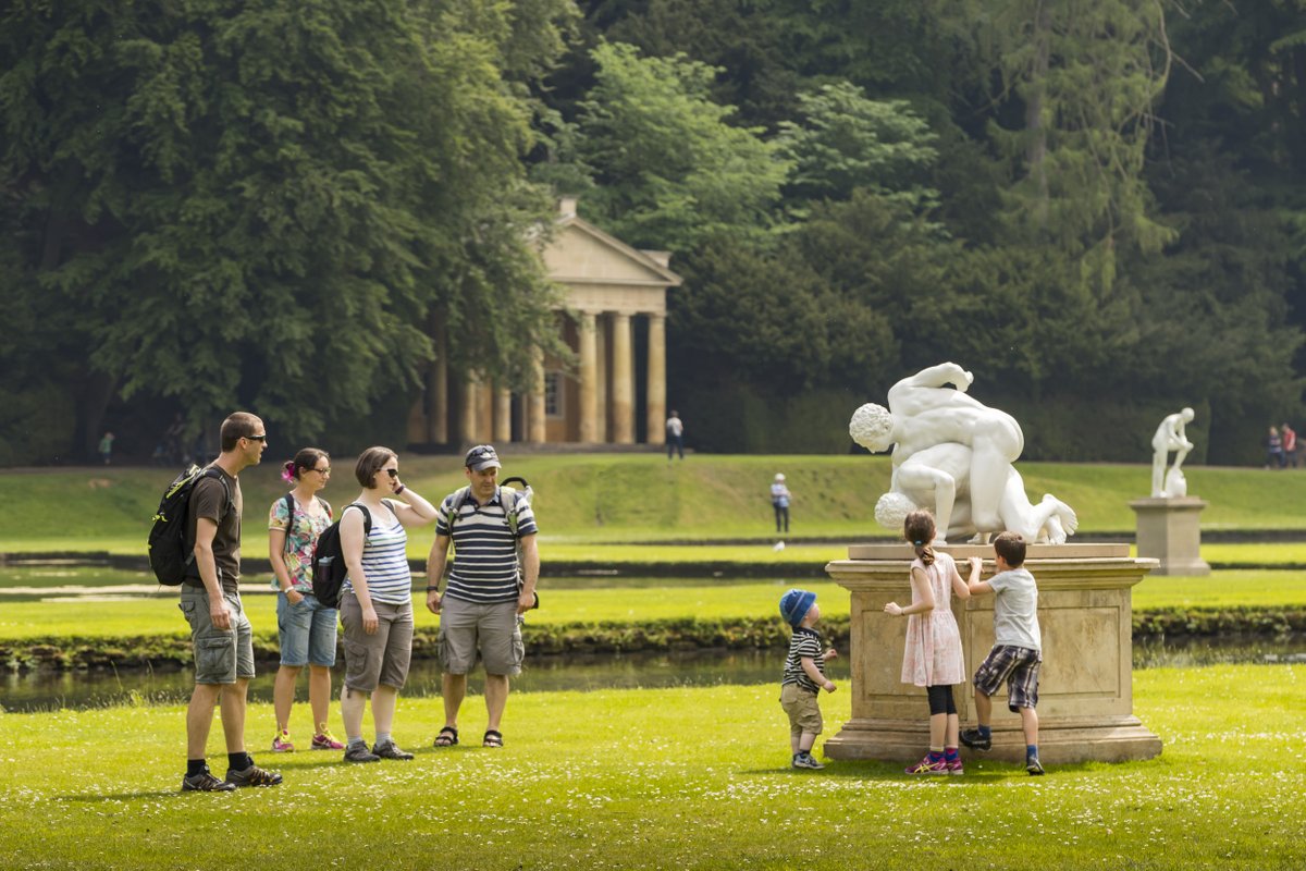 May Half Term at Fountains Abbey 25 May - 2 June: 🌳'Making faces' tree trail everyday 10am - 4:30pm 🌸Spring craft everyday 11am-3pm 🦉Wood Owl and the Box of Wonders - 26 May at 11am and 2pm. Tickets £5 from Ripon Theatre Festival Find out more: bit.ly/3DtUBub