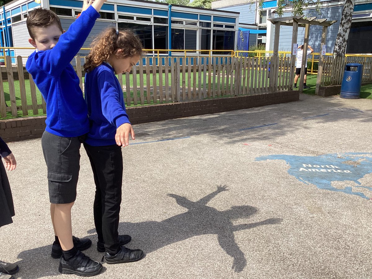 Killisick_jun's tweet photo. Team Freedman have been learning about the apparent movement of the sun across the sky and how shadows are created. #science #wearekillisick #flyinghightrust https://t.co/7OeJ9KbOG6