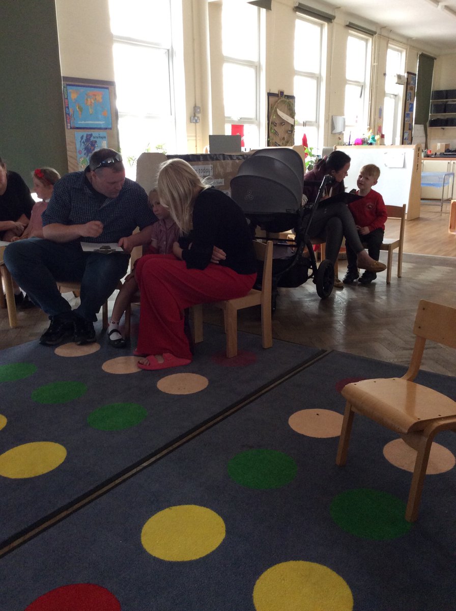 EastwayPrimary's tweet photo. Time for a family quiz in @ReceptionEastw1 today. Thank you for all our  participating families #whoisthewinner #familyquiz https://t.co/Q1BvGzuyfG