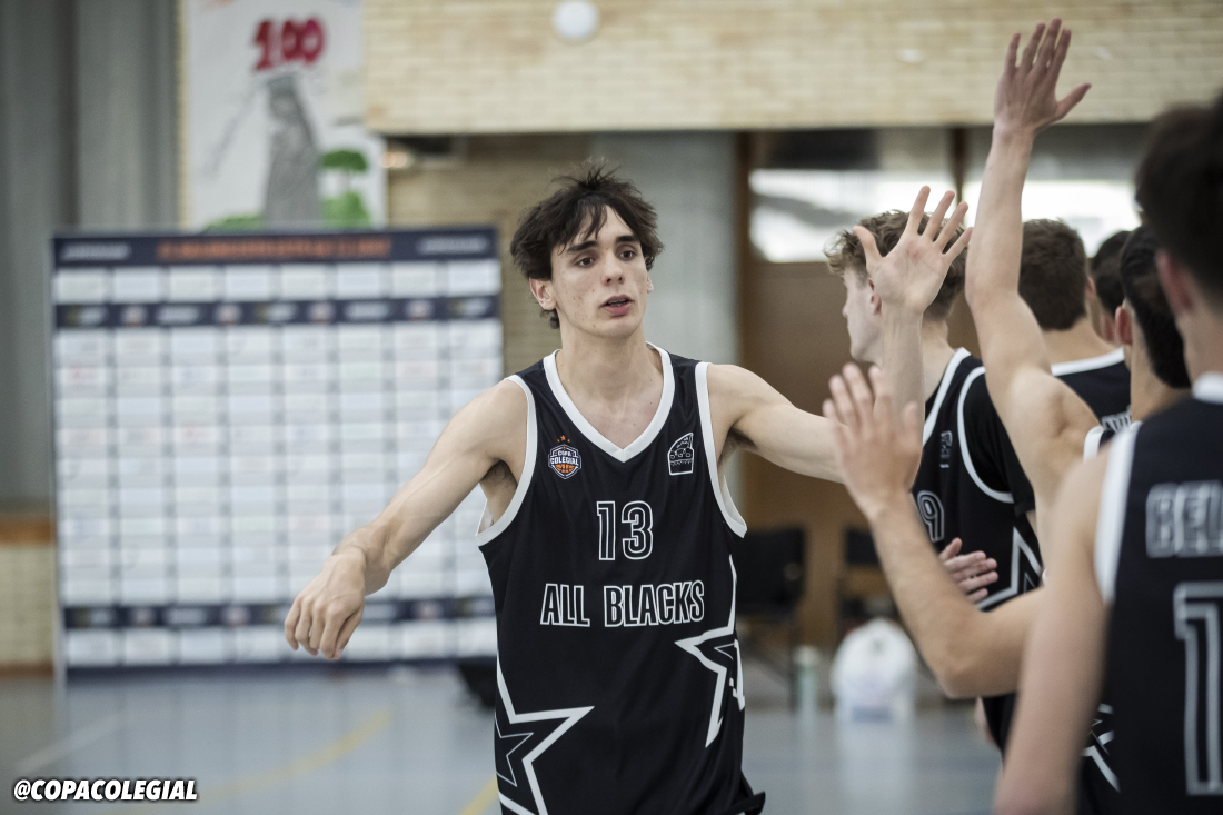 CopaColegial's tweet photo. Honores para un equipo que ha hecho historia estos dos últimos años.

@inslallauna, enhorabuena por vuestro increíble trabajo y por respetar la Copa Colegial como lo hacéis.

¡Enormes! 

#VuelvelaMagia https://t.co/WaWjxxYkxn