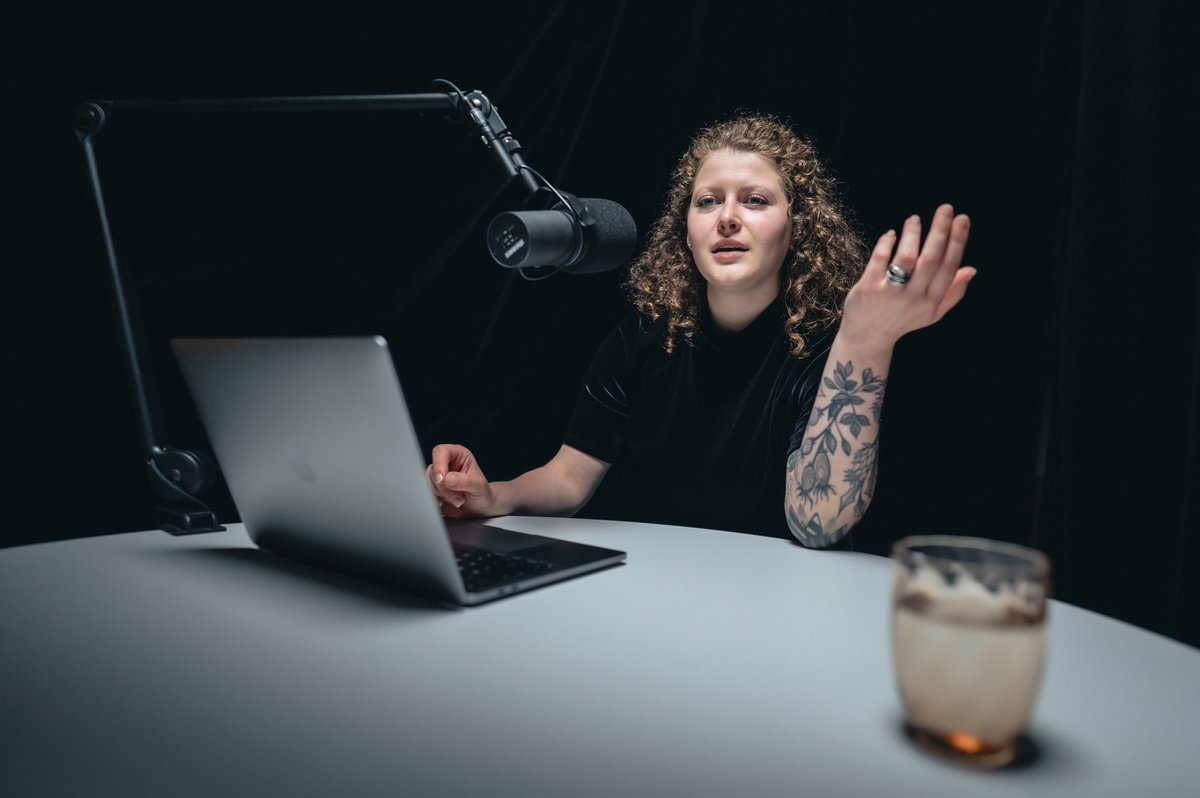 AudioKolektiv's tweet photo. Nová epizoda cestovatelského podcastu ZIPkód je venku. Jaké je to cestovat vlakem po Evropě? 🎧🚃

Pořadem provází moderátorka a DJka Martina Foldynová @MartinaFoldy 
https://t.co/GEtGpQAkAE https://t.co/t8bWctkrT1