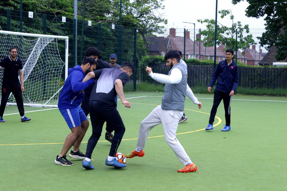 AMYA_Midlands's tweet photo. On Saturday, 18th May 2024, East Midlands Khuddam and Atfal held their annual regional ijtema at Baitul Hafeez Mosque in Nottingham, which included a range of academic and sports competitions. Sadr Majlis Khuddam ul Ahmadiyya addressed the attendees and distributed prizes. https://t.co/mkGB8LzYbO