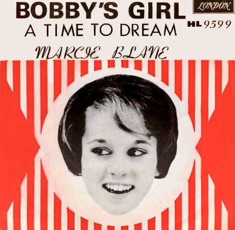 „Bobby‘s Girl“: US-Popsängerin Marcie Blane aus #Brooklyn wird heute 80 Jahre alt. Die Tochter eines Musiklehrers lernte schon früh Klavier, Gitarre und Flöte. Im Herbst 1962 gelang ihr mit dieser von zwei College-Studenten komponierten Single ein #OneHitWonder in ihrer Heimat.