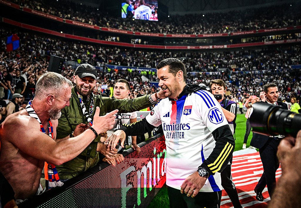 brfootball's tweet image. Lyon were bottom of the league in September.

They were still in the relegation zone in December.

Pierre Sage took over just before the new year.

They went on to win 12 games since January to fight back up to sixth and earn a Europa League spot.

Incredible 🔴🔵⚪