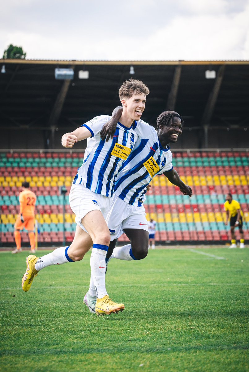 HerthaBubis's tweet image. 💙🤍

#BSCU19 #BSCBVB | 3:3 | #HaHoHe