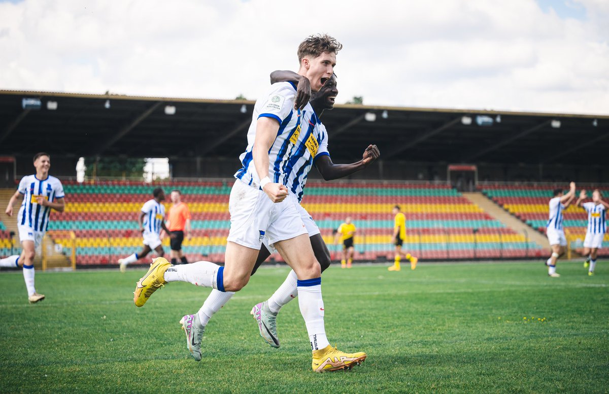 HerthaBubis's tweet image. 💙🤍

#BSCU19 #BSCBVB | 3:3 | #HaHoHe