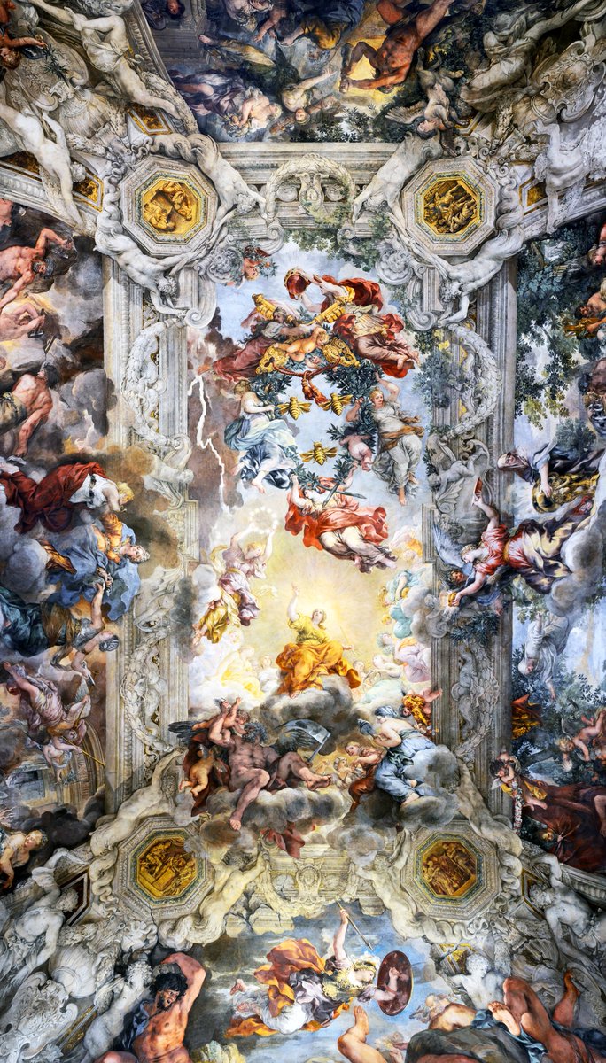 #WorldBeeDay Bóveda del Palazzo Barberini, obra de Pietro da Cortona (detalle y completo). De cerca dan un poco de miedo... 😨🐝