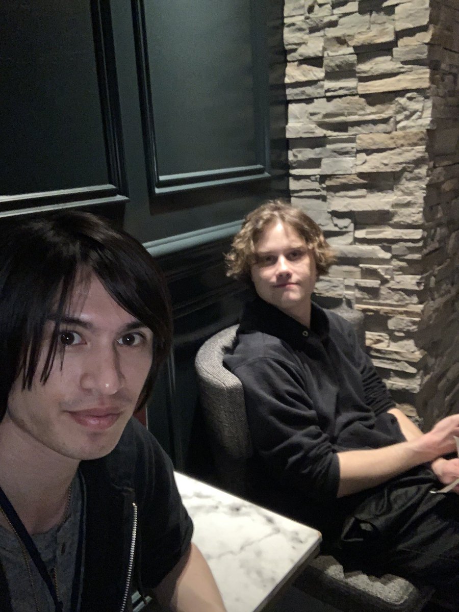 dazrin_'s tweet image. At EVO2013 this kid asked for me n Siglemic&apos;s autographs cuz we were mario64 speedrunners..

But 10 years later &amp;amp; now he&apos;s the big deal LOL 

Was fun hanging out n being #GOML roomies @Wizzrobe - good to be finally reunited after 10years+ 🫡

Love u bro - GL @ Tipped Off ❤️