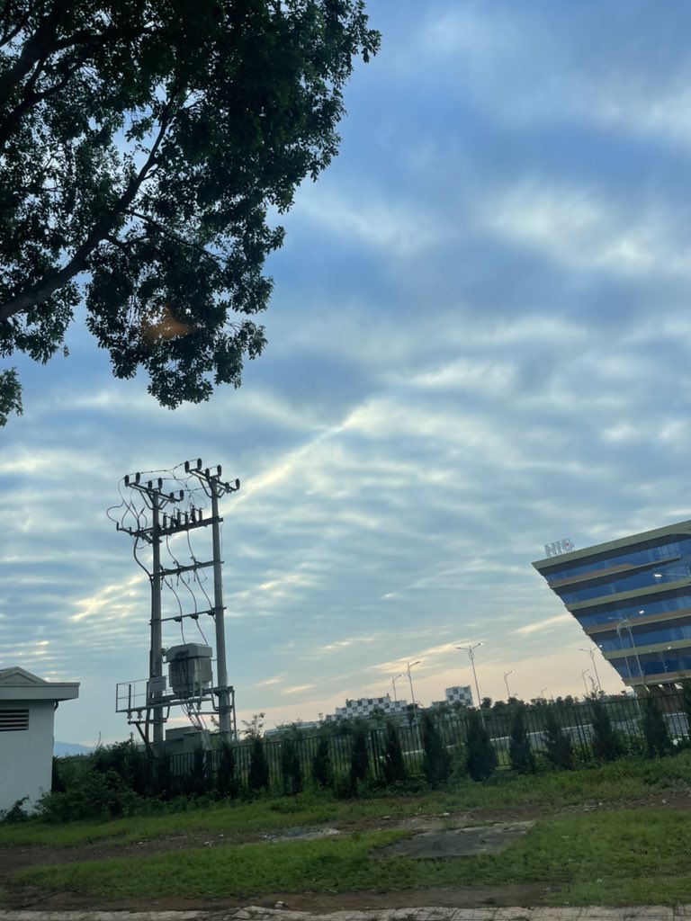 Trời hôm nay đẹp quá 
#cheouytin #followme