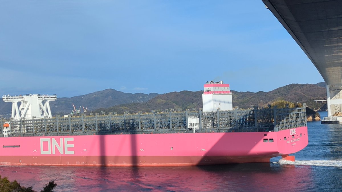 Pw5wQrblVFhPC2j's tweet image. 次々とコンテナ積載量世界記録を更新中です🛳✨
#今治造船