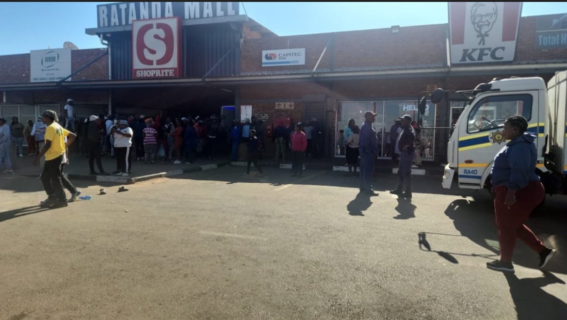 BREAKING NEWS: A 13-year-old boy has died after allegedly being locked inside a Shoprite supermarket cold room overnight in Ratanda, Heidelberg in the south of Gauteng, this comes after the boy was court stealing a bar of chocolate. @News24