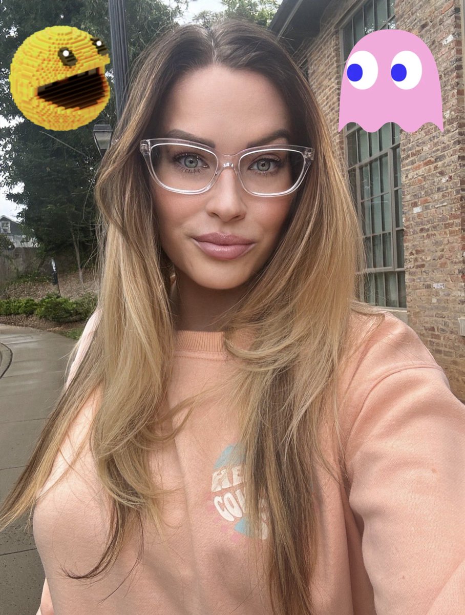 Deviled_meggs_'s tweet image. GOOD MORNING friends (say it back for the pac)!! 💛☕️☀️

The smile I get when @pacmoon_ likes my posts 😊