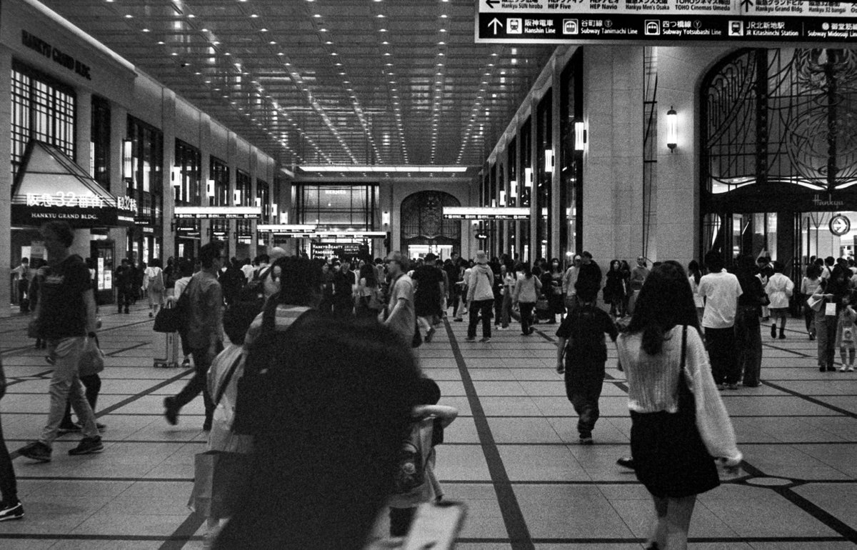 「Station」 #Nikon #FM10 #白黒 #モノクロ #自家現像 #大阪駅