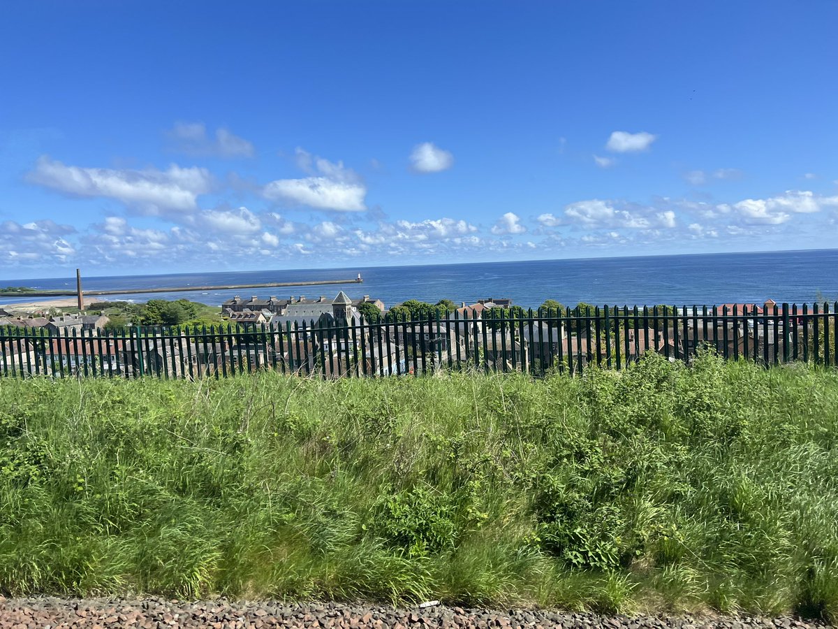 Excited to be on my way to #Edinburgh for the <a href="/theABN_Info/">Association of British Neurologists</a> #conference and in particular chairing todays #trainee day <a href="/ABNTrainees/">Neurology Trainees</a> 
Looking forward to seeing lots of old friends and making new ones from across British #neurology