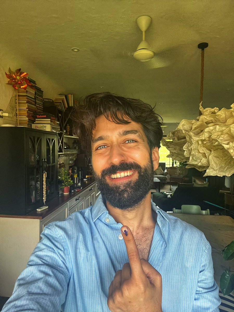 NakuulMehta's tweet photo. जय हिन्द 🇮🇳 https://t.co/aii7LRd8Gf
