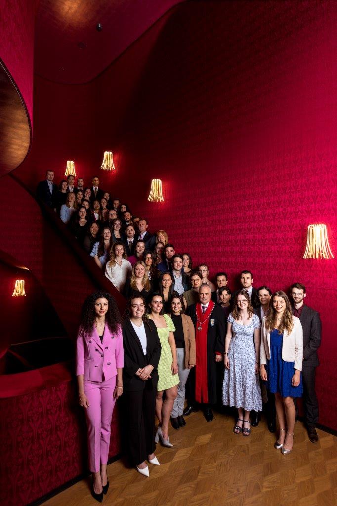 ius_unibasel's tweet photo. Herzliche Gratulation an alle Bachelor-, Master- und Doktoratsabsolvent*innen zum bestandenen Abschluss!

 #iusbasel #unibasel #fs24 #promotionsfeier https://t.co/mrbadogoQE