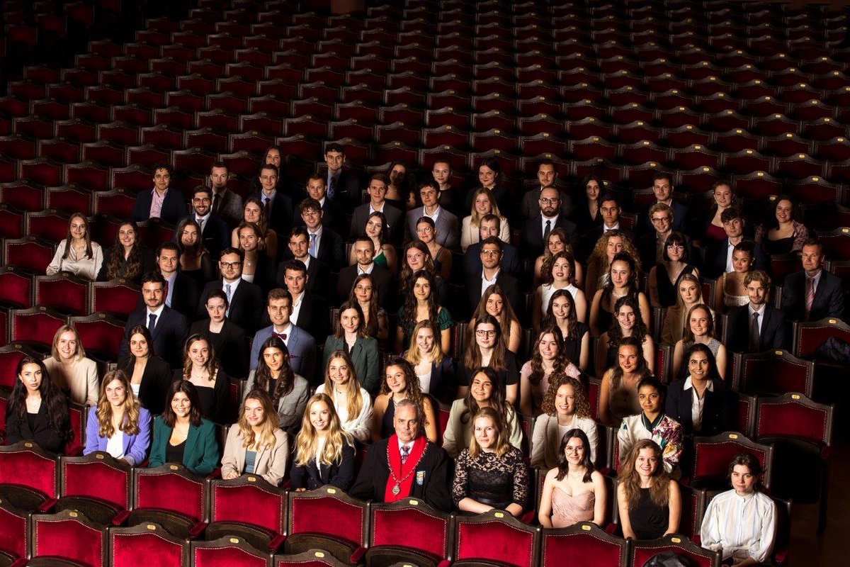 ius_unibasel's tweet photo. Herzliche Gratulation an alle Bachelor-, Master- und Doktoratsabsolvent*innen zum bestandenen Abschluss!

 #iusbasel #unibasel #fs24 #promotionsfeier https://t.co/mrbadogoQE
