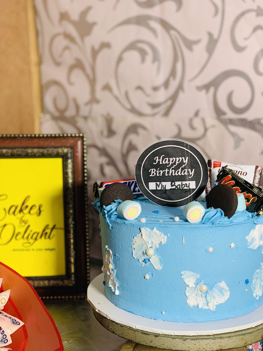 Yur_FavBaker's tweet photo. From someone to His baby🥰😍

I’m available to take your orders for cakes, pastries, Smallchops and other gift items delivery lagos people 🥰

Pls patronize and refer me👏🏾
WhatsApp or call: 07080217802 https://t.co/qEXgUYndtS