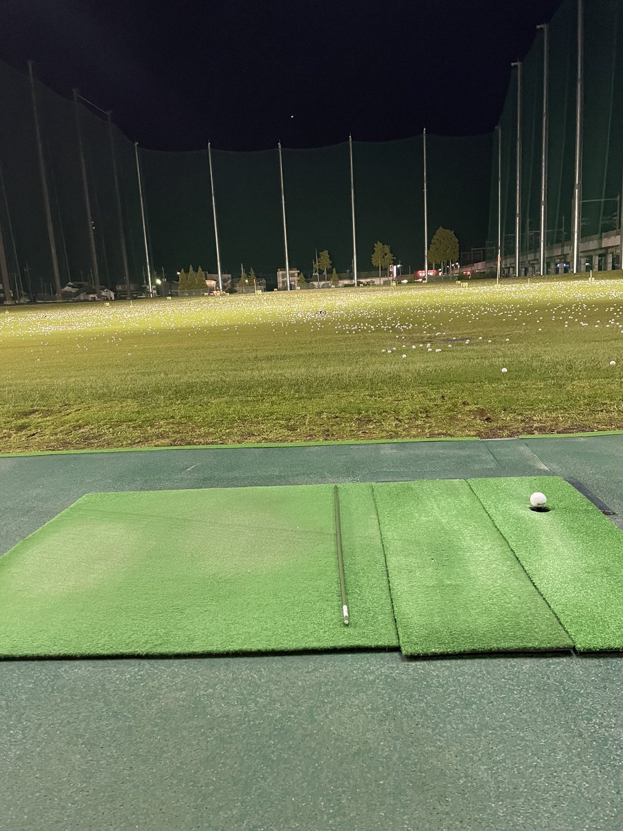 hiliter8's tweet photo. 本日も練すー🏌️‍♂️🏌️‍♂️なかなか自分が想像してる様なリズムで振れませんな〜💧もう少し頑張る💪 #ゴルフ https://t.co/Sdd40x1XEu