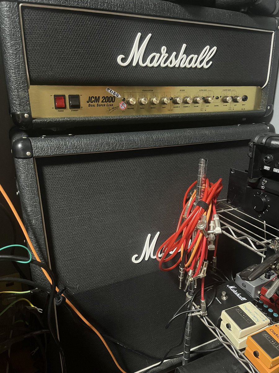 kikumasa4116's tweet photo. ＃マーシャルアンプ
＃jcm2000
かれこれ、23年前に、
新品で買ったアンプ、
当時、真空管アンプは時代の流れでいずれ消えていくんだろうなと思ってましたが僕を始め未だに多くの方、スタジオで使われてます、当時12回払いのローンで購入、この23年の間に
プリ管の交換2回、⤵️ https://t.co/TngDQ2r5I3