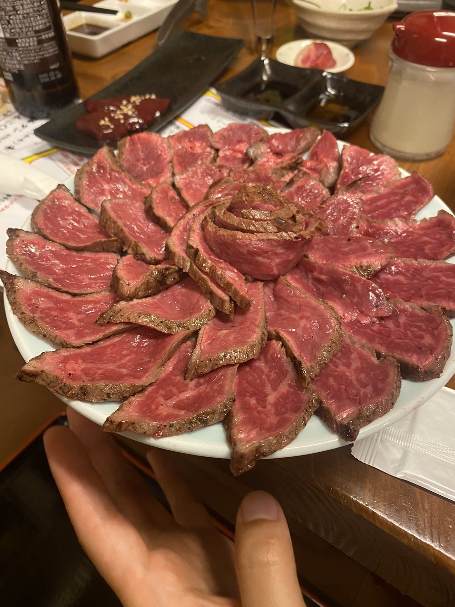 Liri1022's tweet photo. 肉ローズ
とろけるロース
うみゃーよ https://t.co/rFUeJ8CMUX