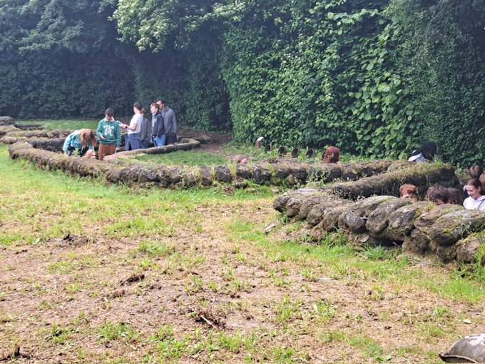 AmpleforthColl's tweet photo. Year 9 students have embarked on their First World War Battlefields trip in Belgium and Northern France – a compelling way to appreciate the impact of the First World War and an opportunity to remember the 63 Old Amplefordians who lost their lives #lestweforget https://t.co/d1YF7XUR4c