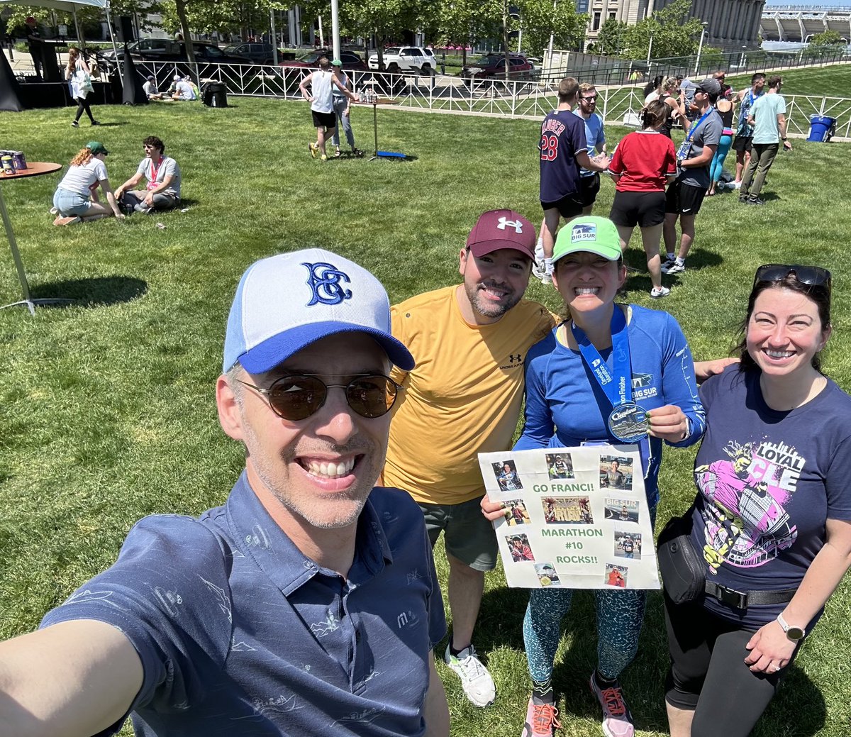Franciii500's tweet photo. Wishing everyone who braved the @clevemarathon yesterday a marvelous #MedalMonday! #CLE #StrongSmilesForMiles 💗🏃🏻♀️🏅 https://t.co/lE8ZqUuItk