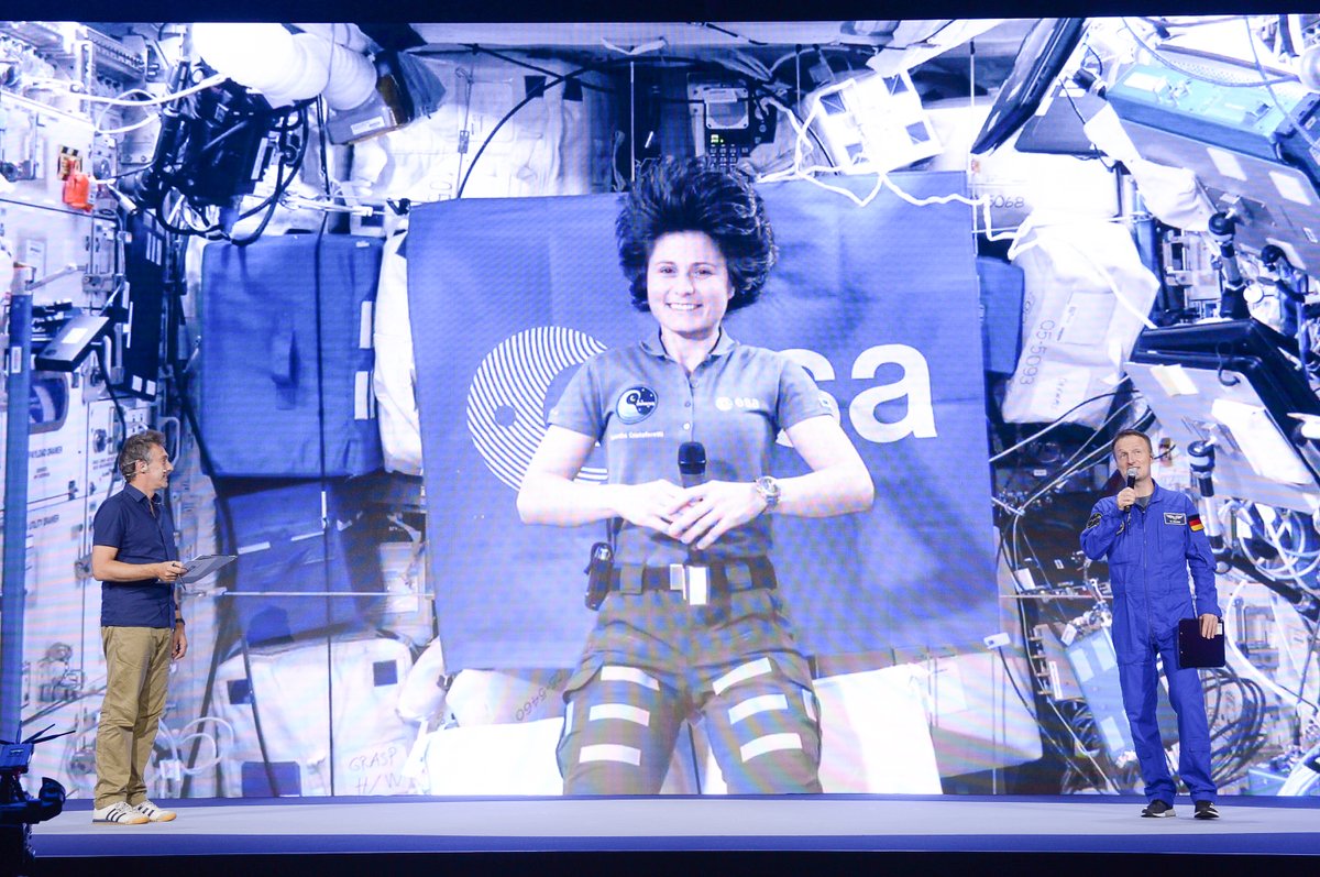 FIAFarnborough's tweet image. Happy National Women in Aerospace Day!
We proudly support this day, celebrating the achievements of female #aviators, #scientists, #engineers, &amp;amp; other professionals who have made significant contributions to the #aerospace industry!

Lets keep inspiring the future workforce!✈️