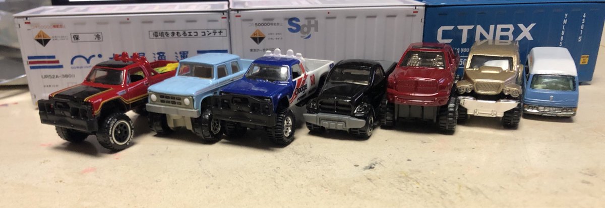 porschegmbh's tweet photo. #ホットウィール  #HotWheels  #Dodge  #MOPER 朝練に引き続きモパーズ集合
しかしデカいこと！キャラバーンが小さく見えます https://t.co/VEccR6p6qJ