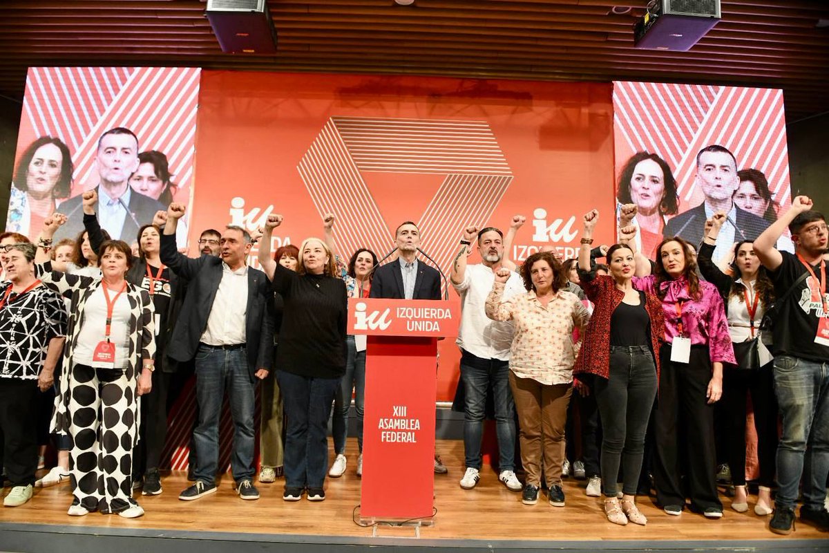 🔴🟡🟣Salutations du @PCF à la XIIIe Assemblée fédérale d'@IzquierdaUnida et à son nouveau coordinateur Antonio Maillo ! Ensemble pour de nouvelles conquêtes sociales et démocratiques pour faire reculer la droite et l'extrême-droite !