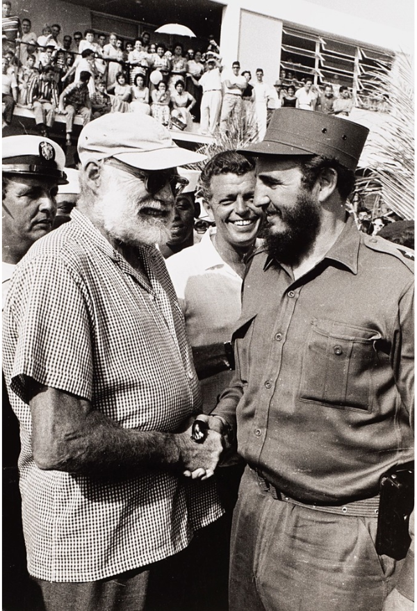 Fidel Castro y Ernest Hemingway en La Habana, 1959. Fotografía de Alberto Korda.