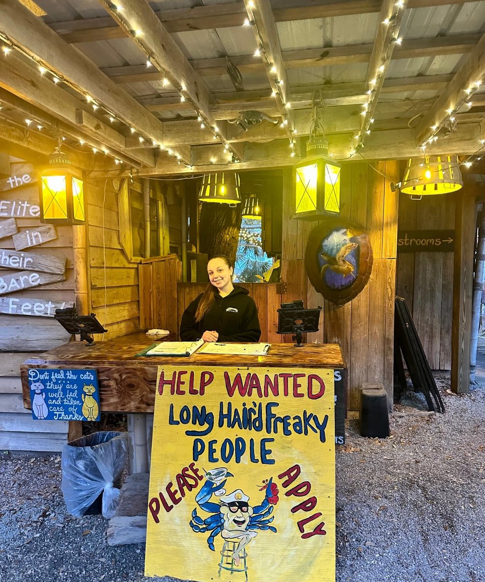 CrabShackTybee's tweet photo. Looking for a fun summer job?!
We are now hiring!
Food runners, Hostess’s, Bartenders, & Kitchen Staff! Competitive pay 💰!
For more information call 912-786-9857 or simply go to The Crab Shack gift shop and apply!
#summerjob #summer #funplace https://t.co/HnHDlxslUX