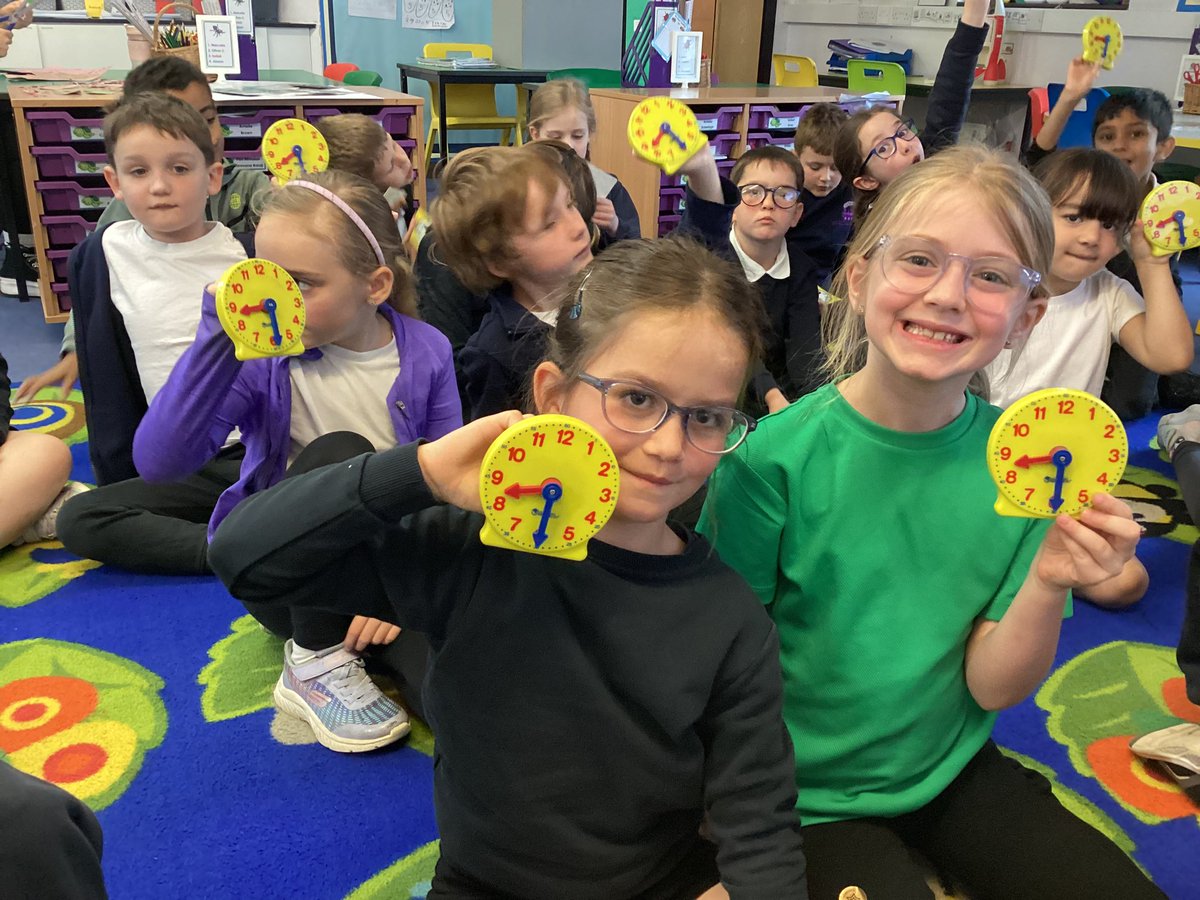 In maths this morning, we practised telling, reading and writing O’Clock and Half Past times. The Turtles were great at telling the time! ⏰ #OWPSmaths